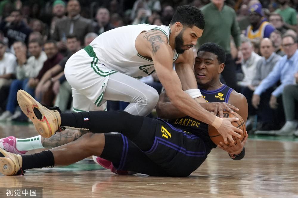 令人瞩目 令人瞩目