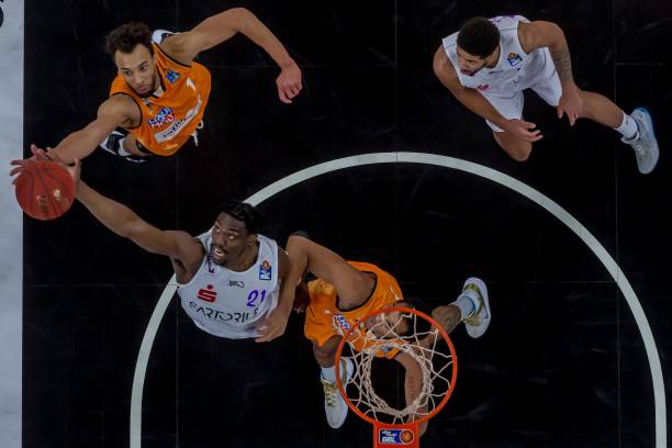 更是整个团 更是整个团