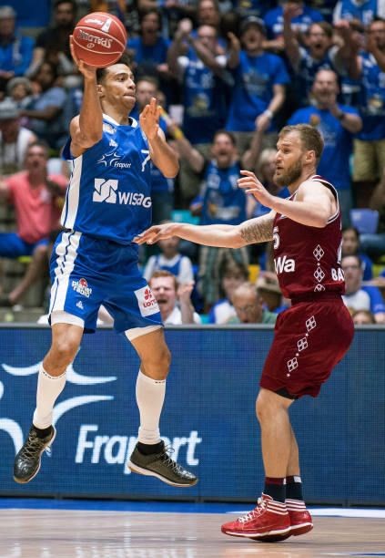 少年提供了 少年提供了